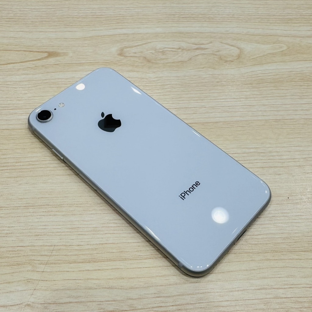 SIMロック解除(au) iPhone8 256GB シルバー MQ852J/A