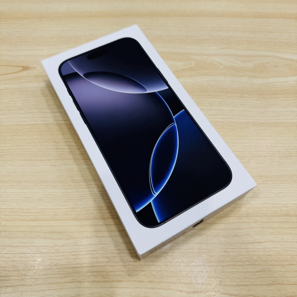 SIMロック解除(au) iPhone16ProMax 512GB ブラックチタニウム MYWL3J/A