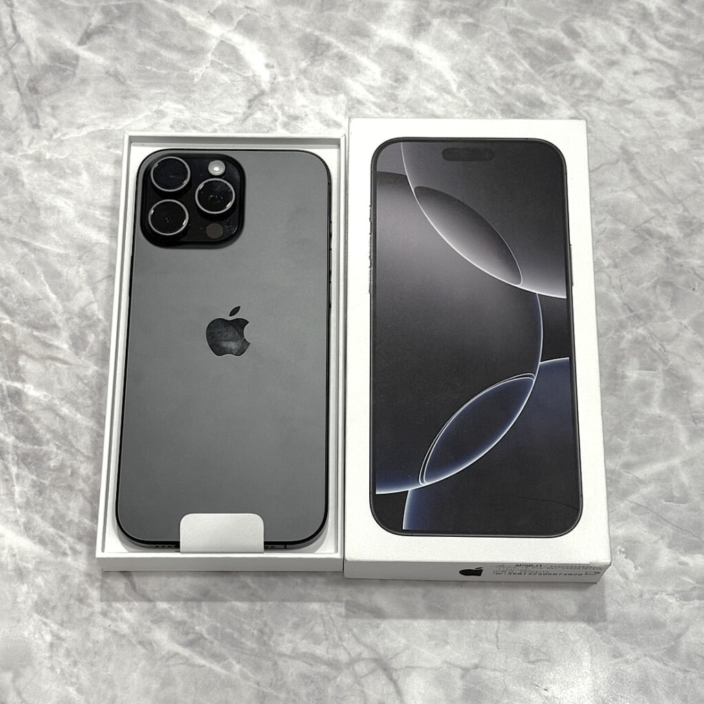 SIMロック解除(Softbank) iPhone16ProMax 256GB ブラックチタニウム MYWG3J/A