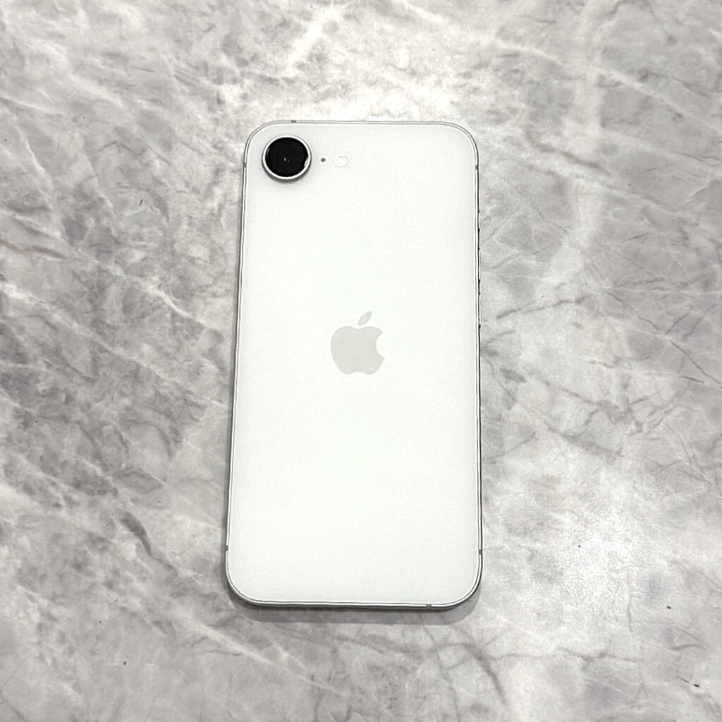 SIMロック解除(Softbank) iPhone16e 128GB ホワイト MD1R4J/A