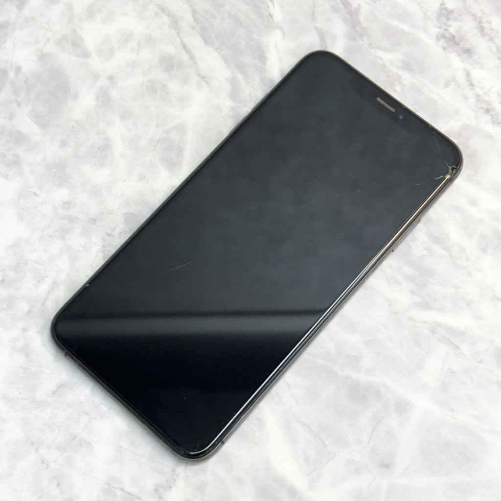 Docomo iPhoneXsMax 64GB スペースグレイ MT6Q2J/A