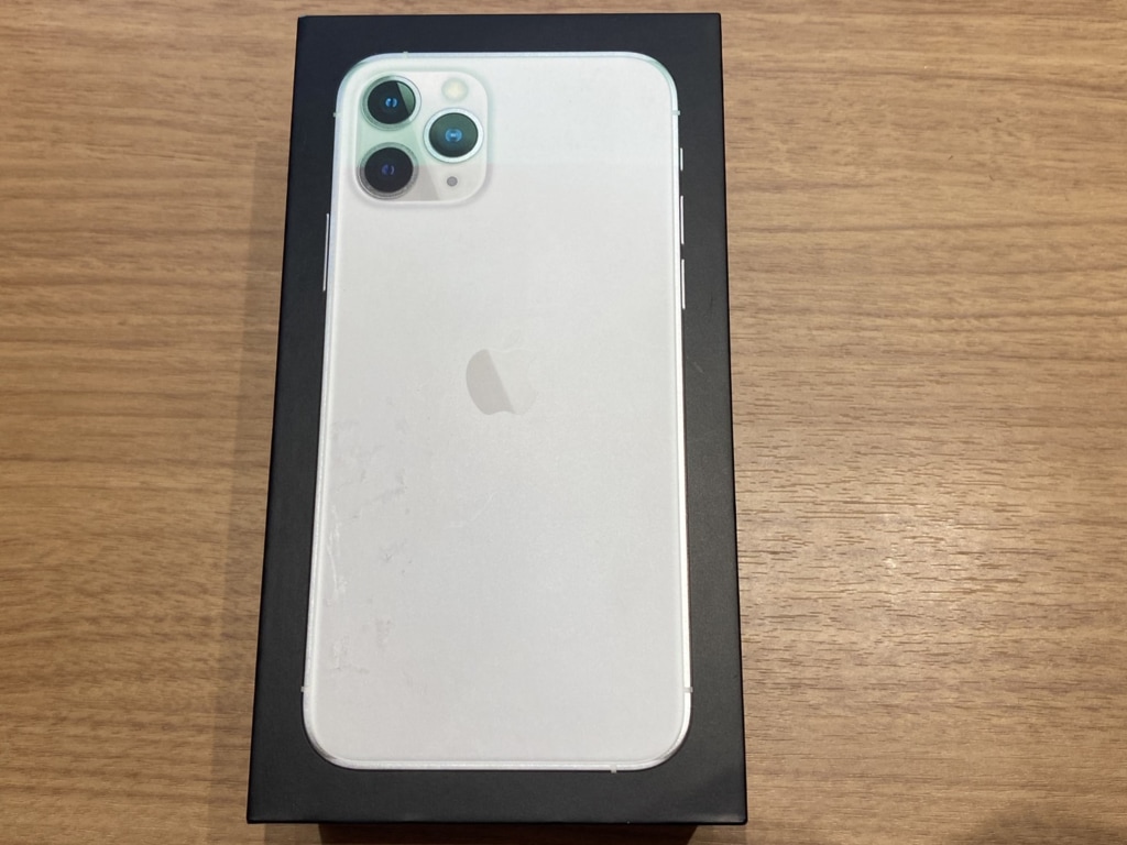 SIMロック解除(au) iPhone11Pro 256GB シルバー MWC82J/A