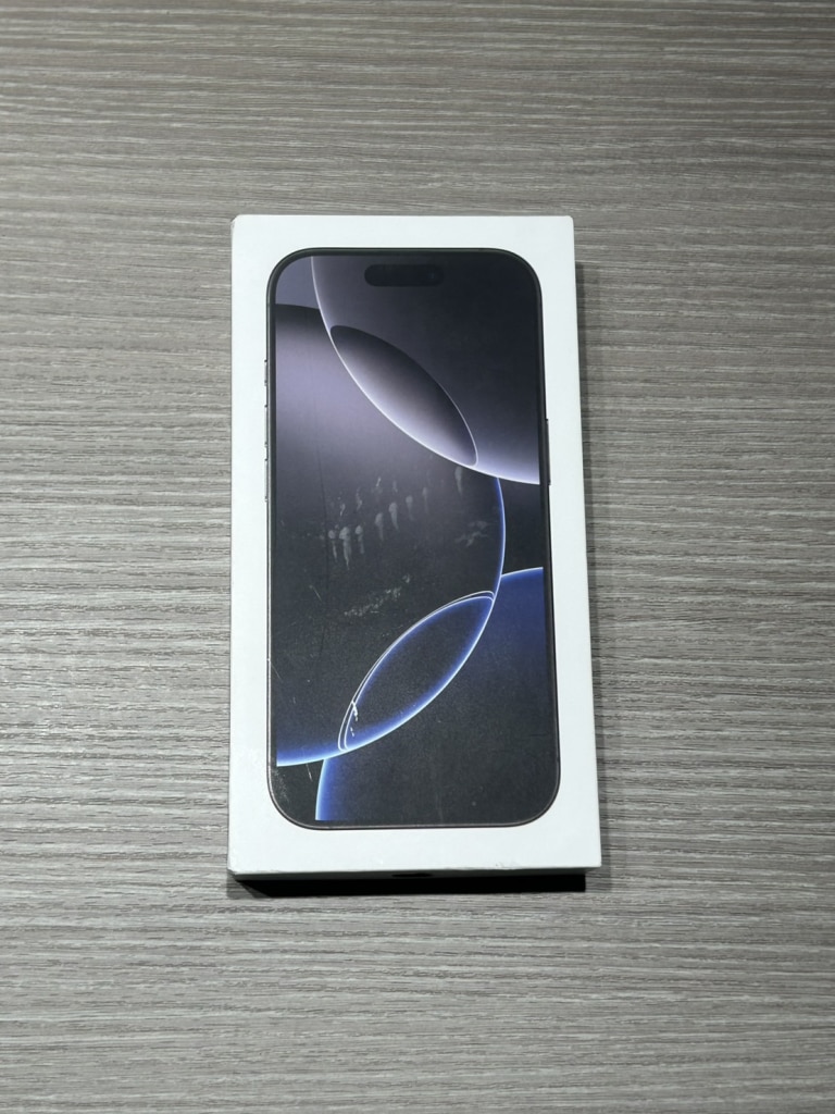 SIMロック解除(docomo) iPhone16Pro 256GB ブラックチタニウム MYN03J/A