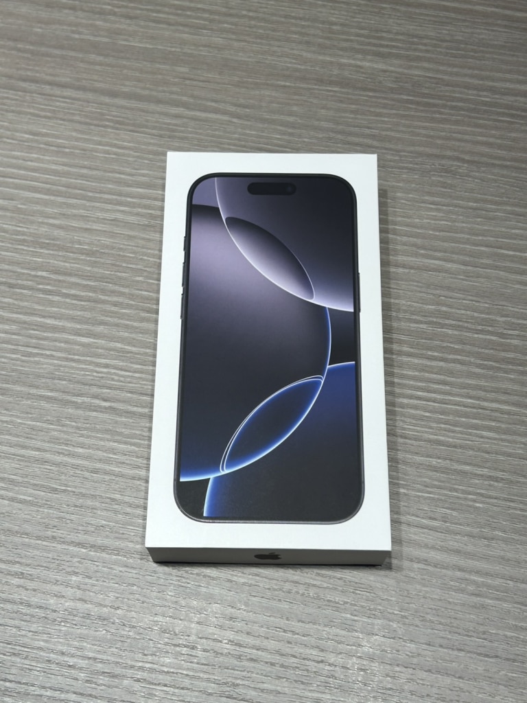 SIMロック解除(au) iPhone16Pro 128GB ブラックチタニウム MYMV3J/A