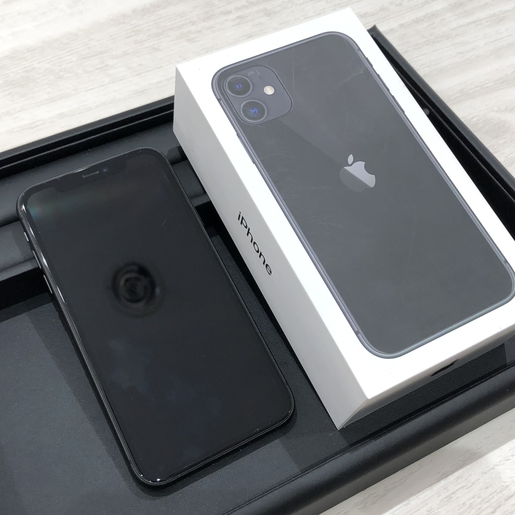 SIMロック解除(Softbank) iPhone11 64GB ブラック MWLT2J/A