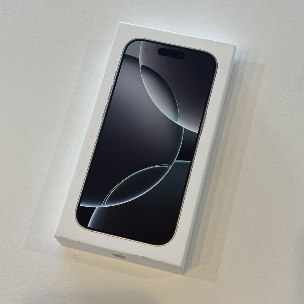 SIMロック解除(docomo) iPhone16Pro 128GB ホワイトチタニウム MYMW3J/A 赤ロム