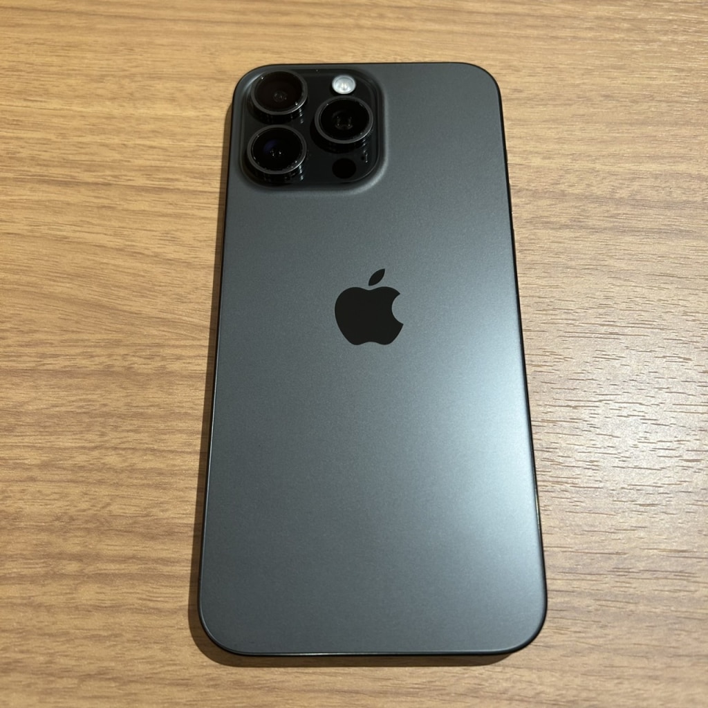 SIMロック解除(Softbank) iPhone15ProMax 256GB ブラックチタニウム MU6P3J/A