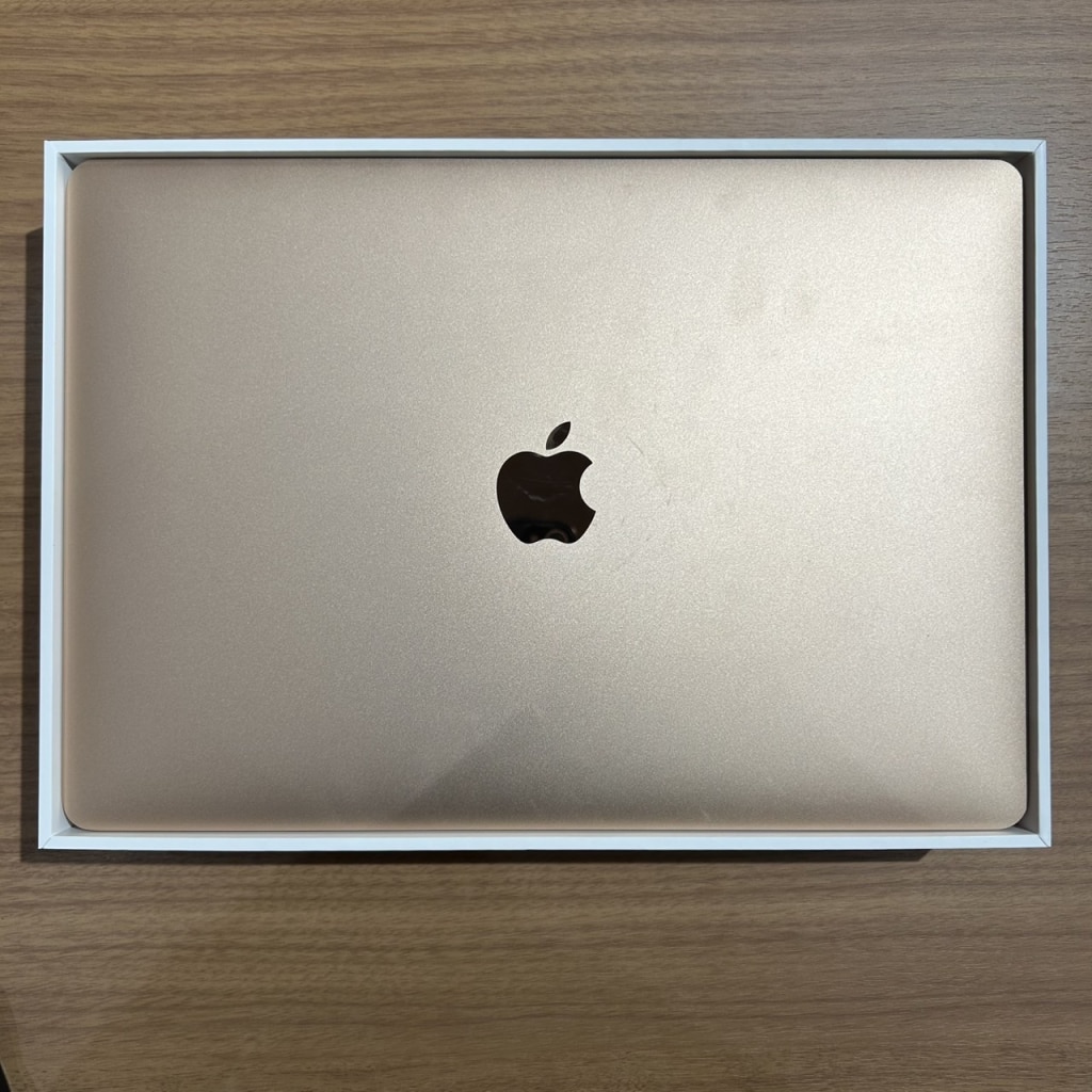 MacBook Air Retinaディスプレイ 13.3 8GB/256GB MGN63J/A