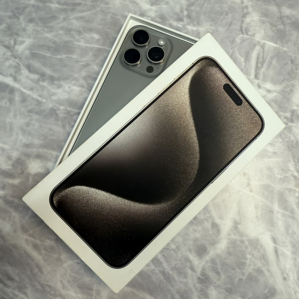 国内版SIMフリーiPhone15ProMax 256GB ナチュラルチタニウム MU6R3J/A