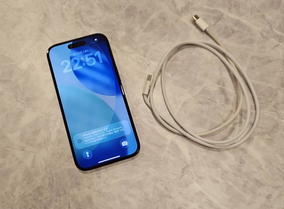 SIMロック解除(au)iPhone15 128GB ブラック MTMH3J/A