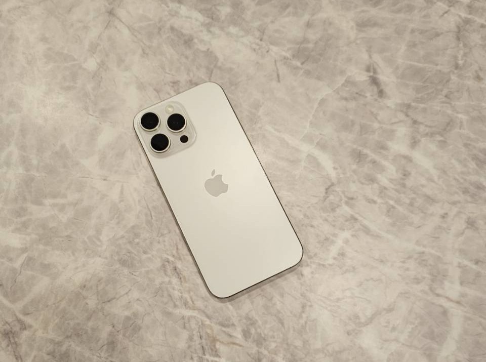 国内版SIMフリー iPhone16ProMax 1TB ホワイトチタニウム MYWR3J/A