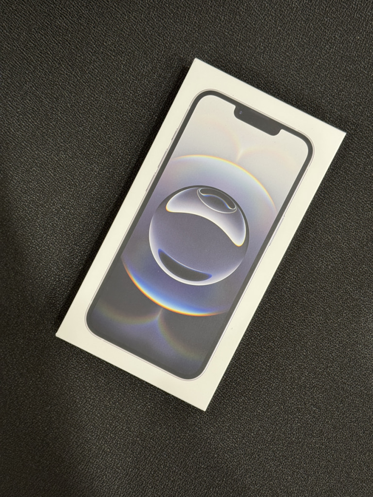 国内版SIMフリー iPhone16e 128GB ホワイト MD1R4J/A