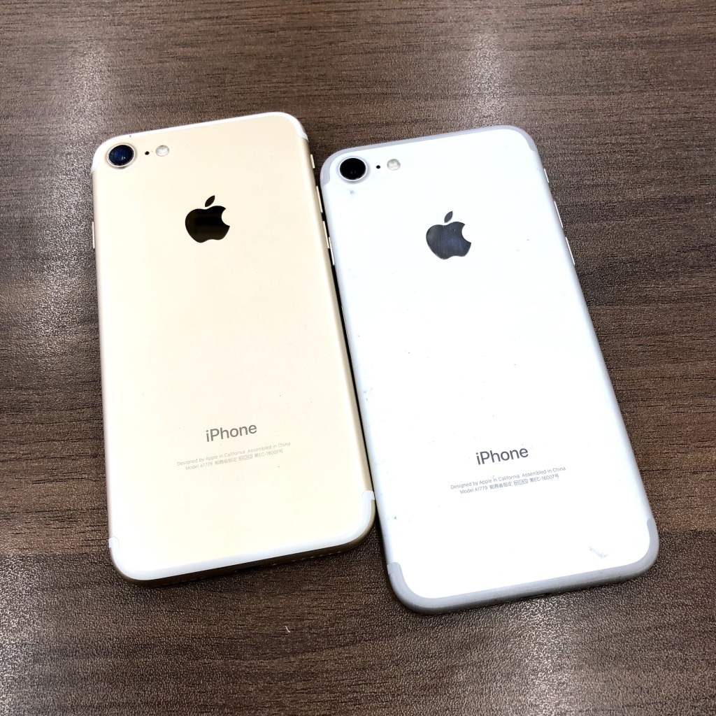 au/SIMロック解除 iPhone7 34GB シルバー ローズゴールド