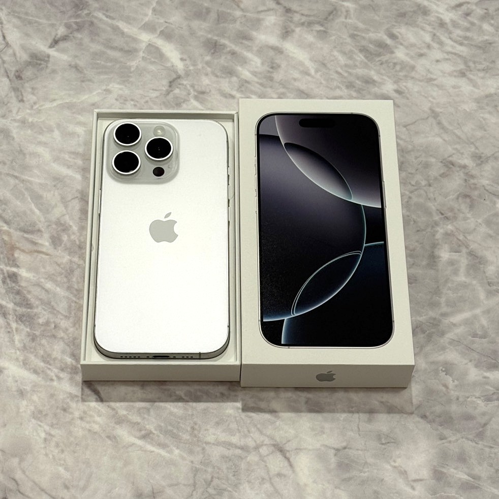 SIMロック解除(Softbank) iPhone17 256GB ホワイト MG684J/A