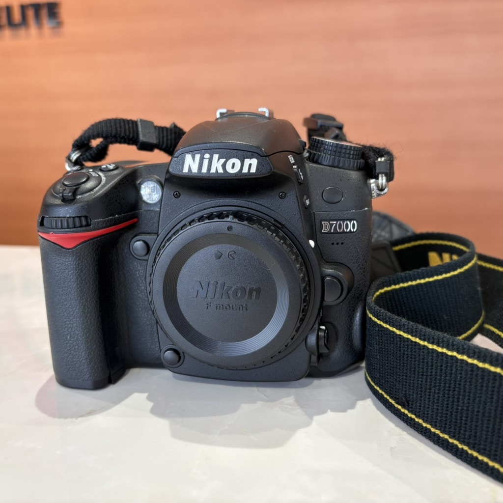 ニコン デジタル一眼レフカメラ D7000