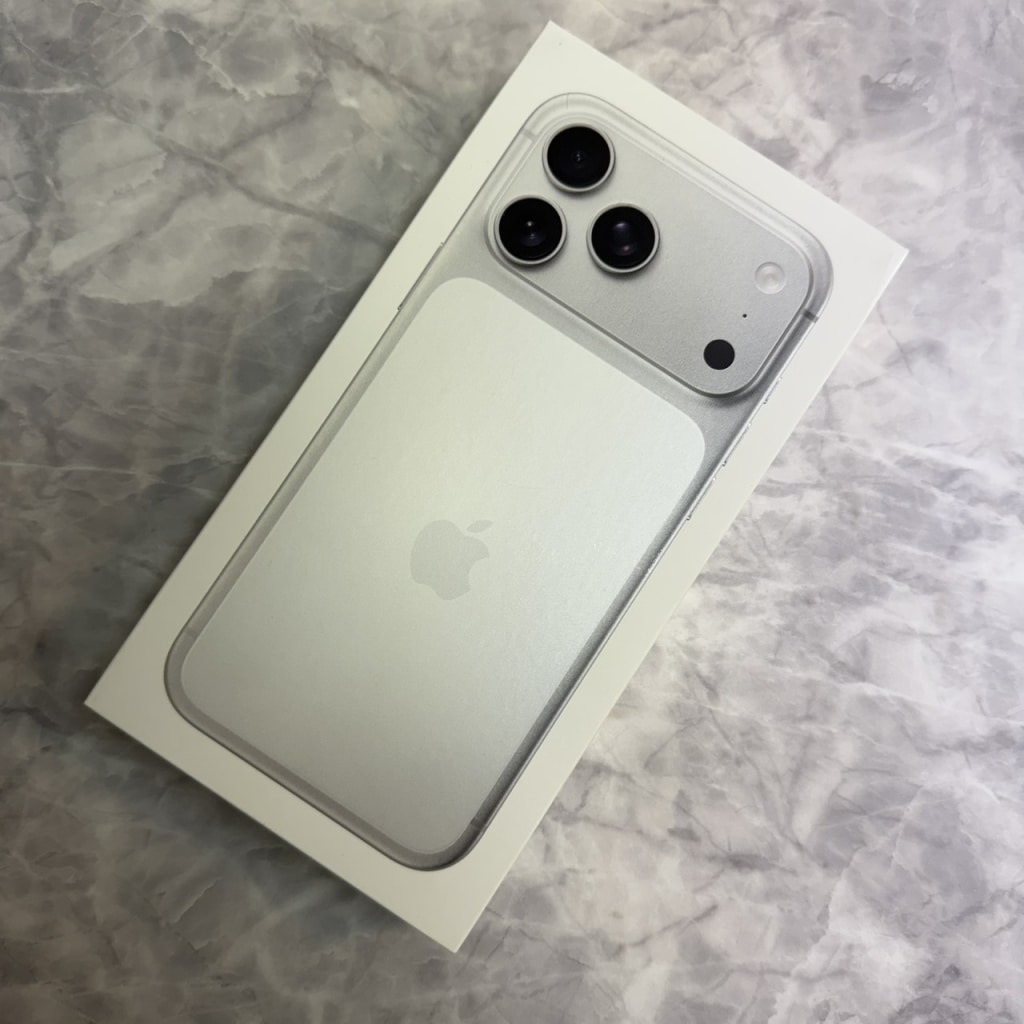 Apple iPhone17 Pro MAX 2TB  シルバー MFYJ4J/A