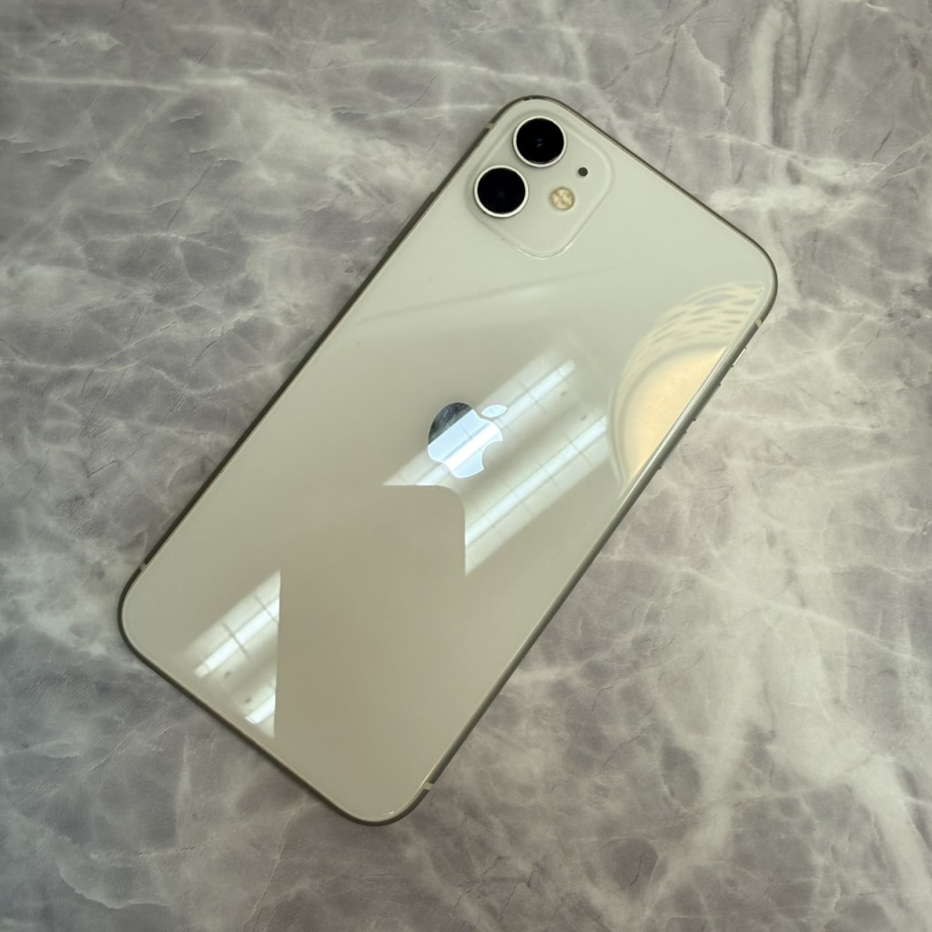 iPhone11 128GB ホワイト MWM22J/A