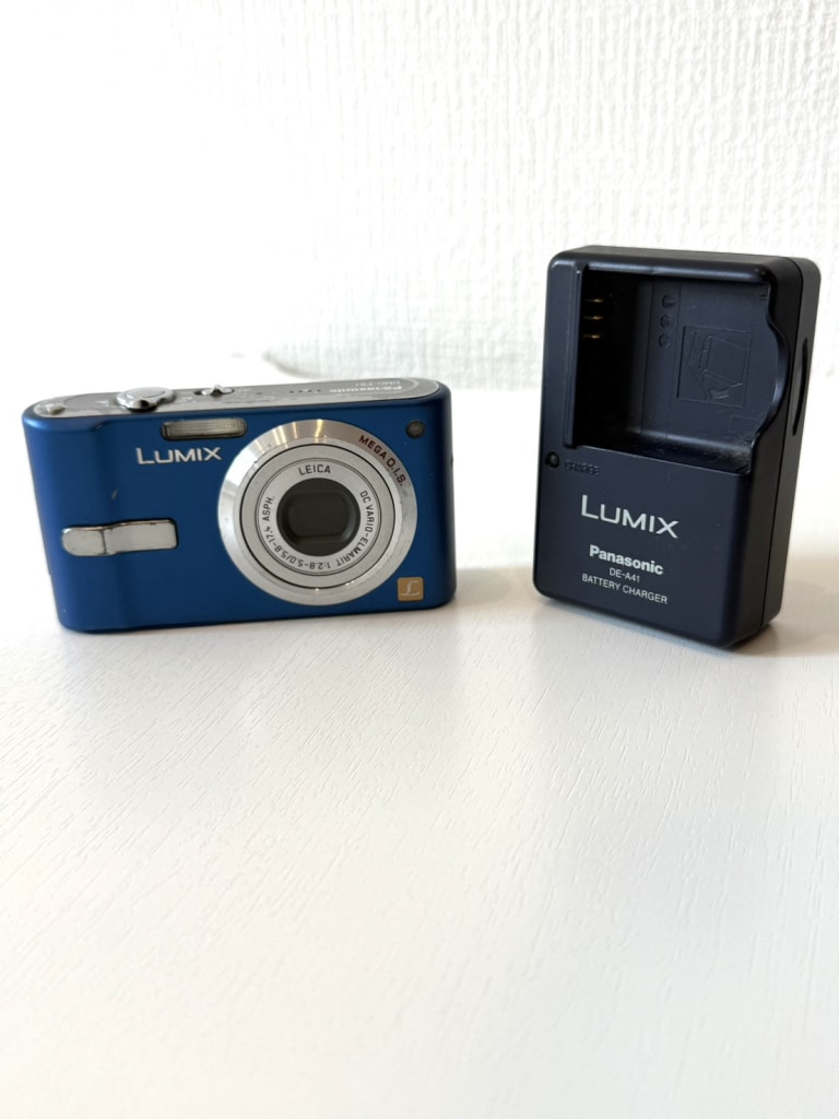 パナソニック LUMIX DMC-FS1