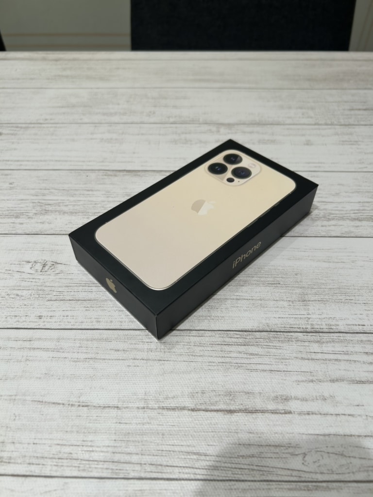 SIMロック解除(au)iPhone13Pro 256GB ゴールド MLUQ3J/A