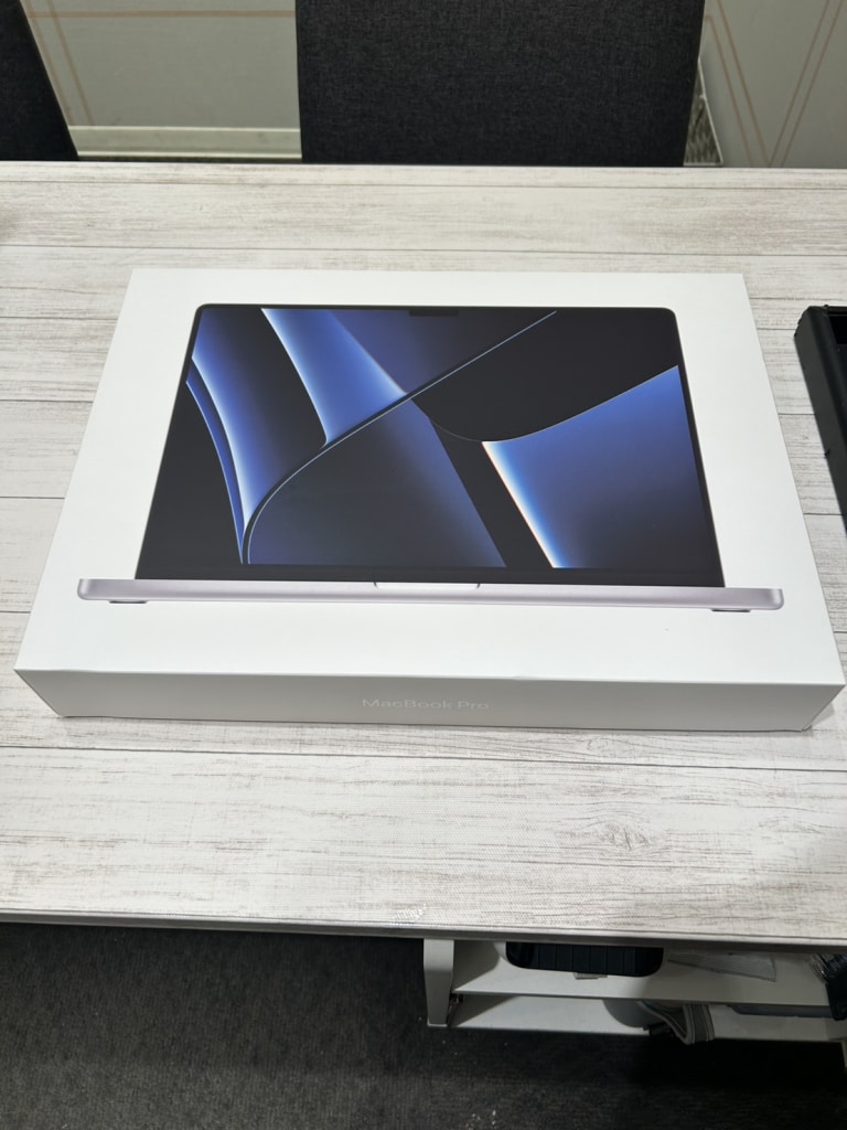 MacBook Pro 16インチ 2023 M2 Max 32GB SSD1TB MNWE3/A