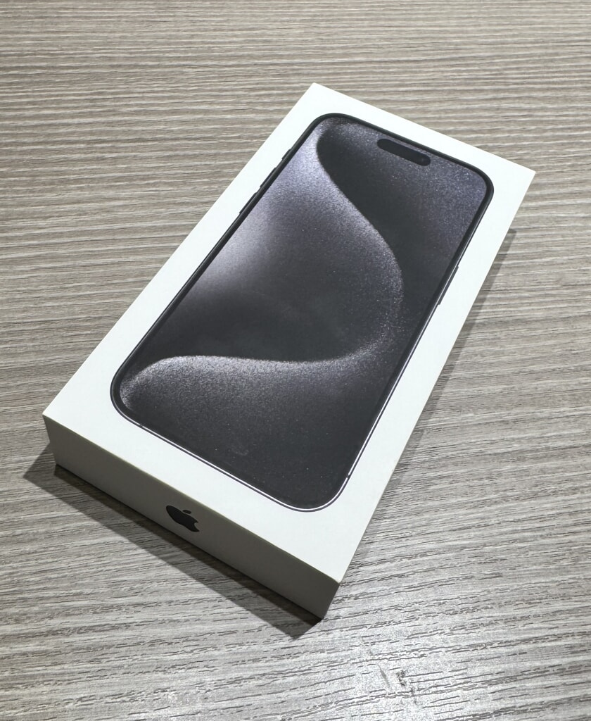SIMロック解除(Softbank)  iPhone15Pro 256GB ブラックチタニウム MTUC3J/A