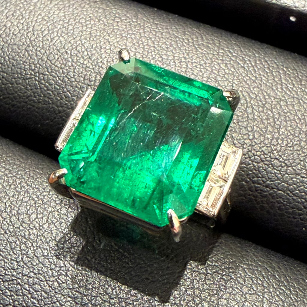 PT900 エメラルド リング E14.0ct 12.9g