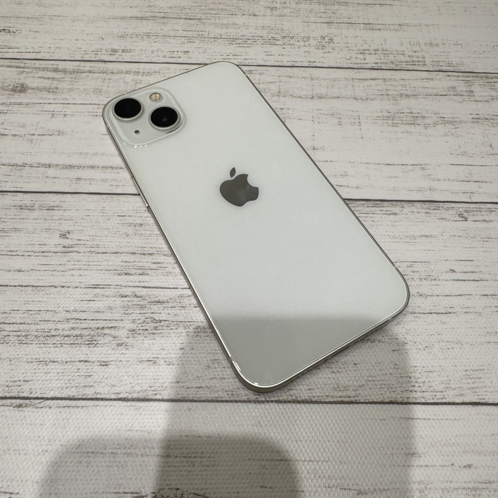 SIMロック解除(au)iPhone13 256GB スターライト MLNJ3J/A
