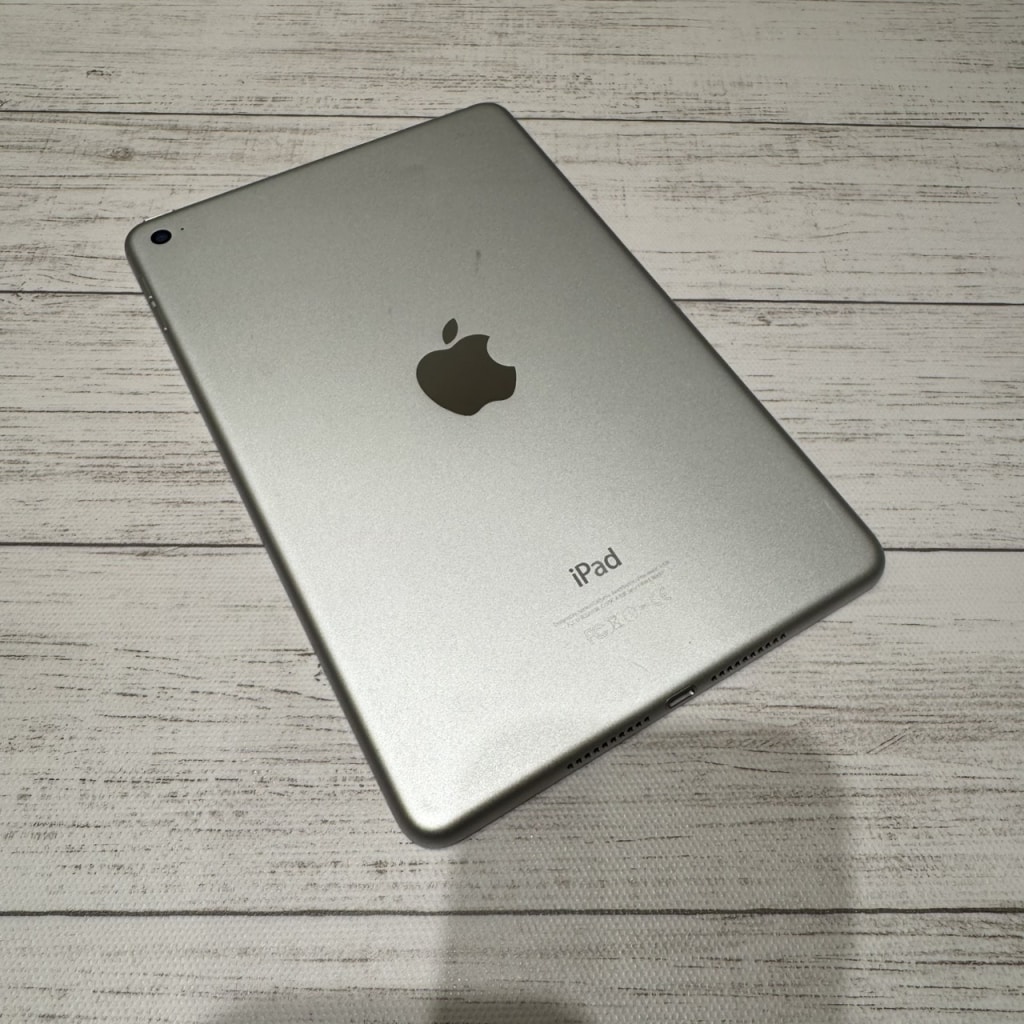 iPad mini4 Wi-Fiモデル 128GB シルバー MK9P2J/A