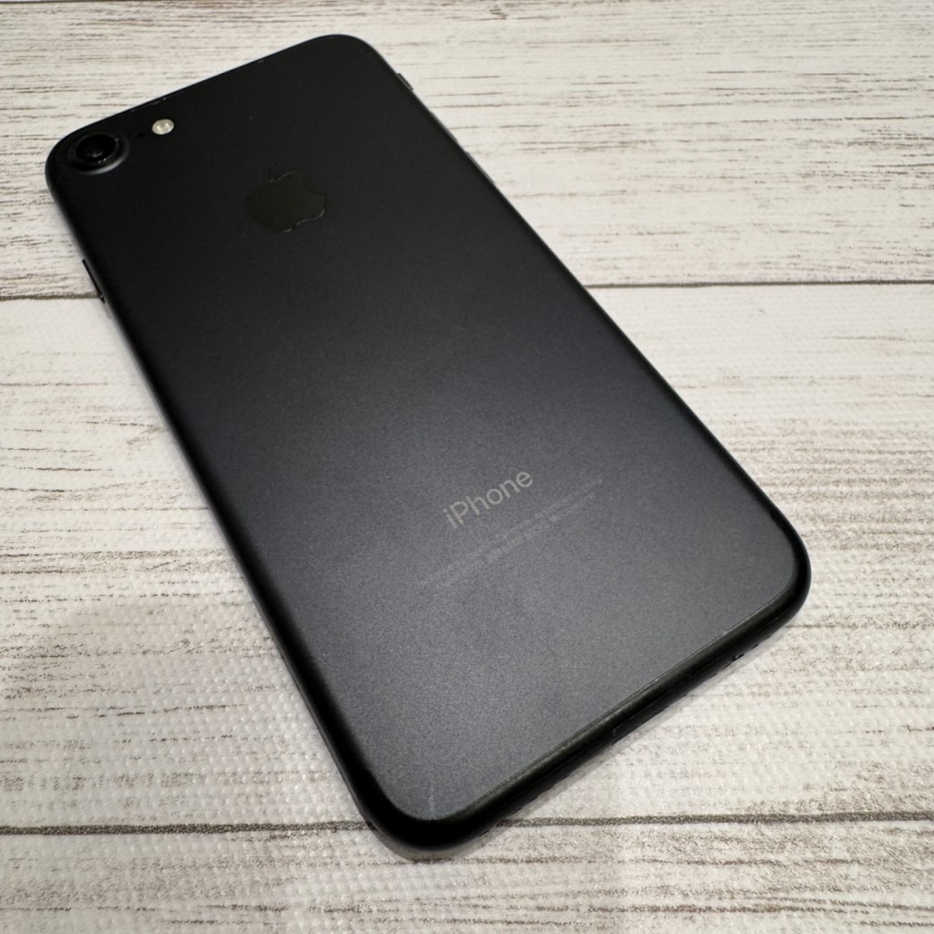 SIMロック解除(docomo)iPhone7 128GB ブラック MNCK2J/A