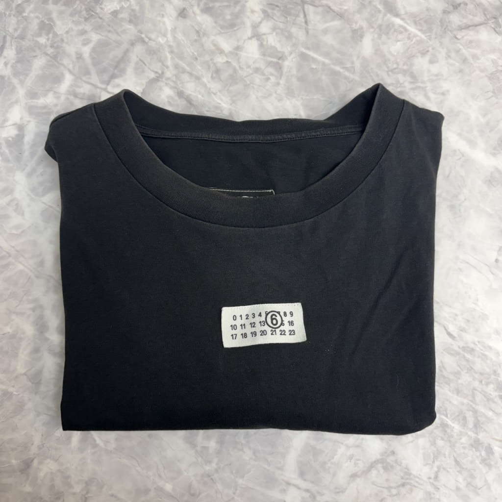 メゾンマルジェラ　ナンバリングロゴ Tシャツ