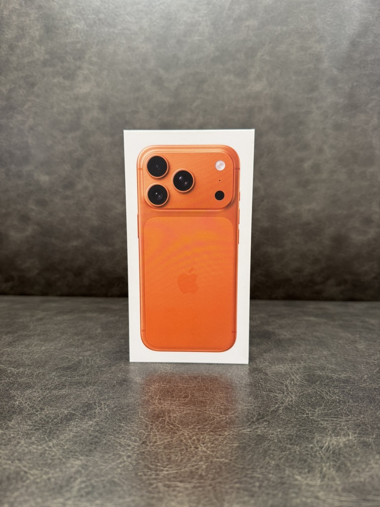 Apple iPhone17Pro 1TB コズミックオレンジ MG8E4J/A