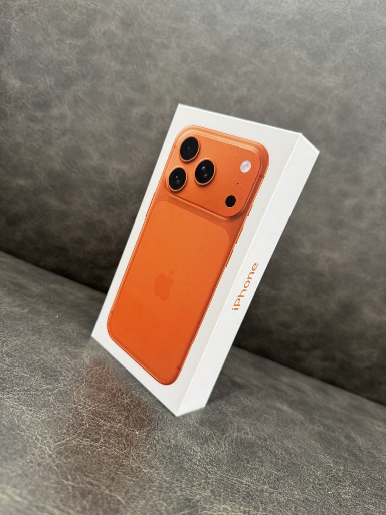 Apple iPhone17Pro 1TB コズミックオレンジ MG8E4J/A