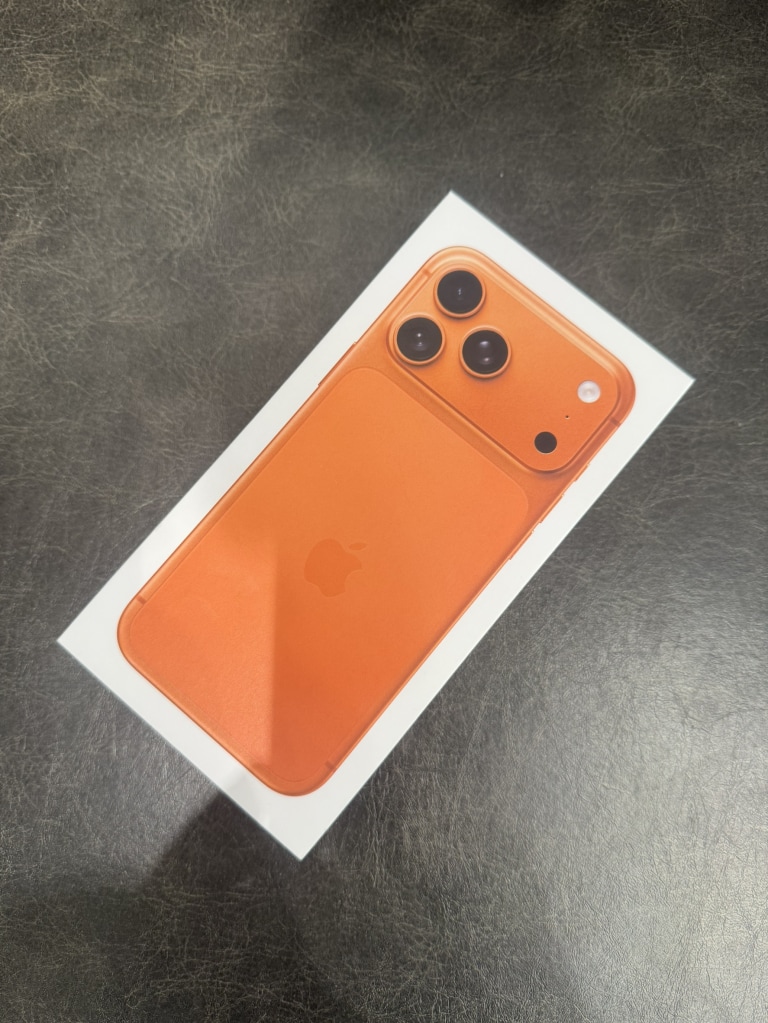 Apple iPhone17 Pro Max 2TB コズミックオレンジ MFYK4J/A