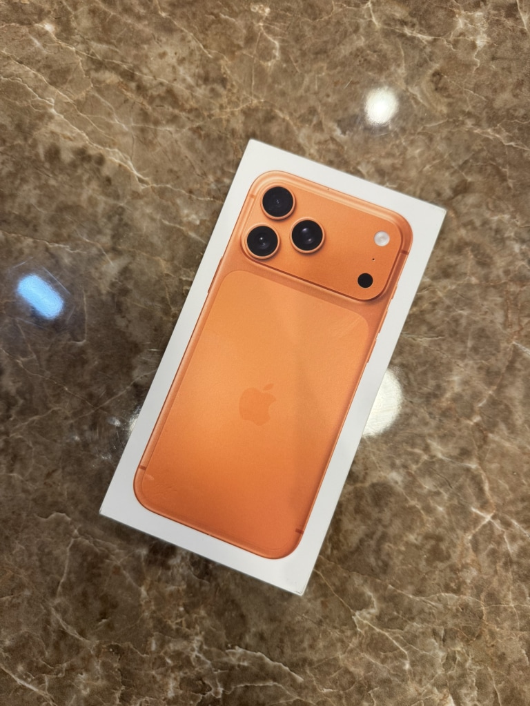 Apple iPhone17 Pro Max 256GB コズミックオレンジ MFY94J/A