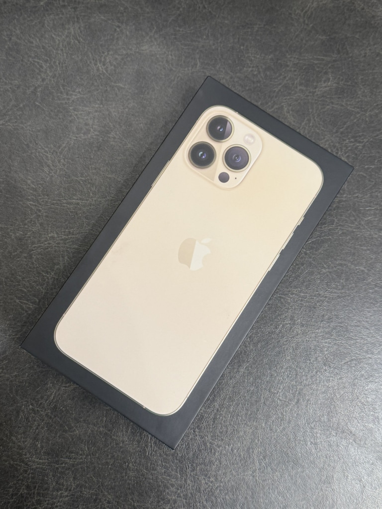 Apple iPhone13ProMax 128GB ゴールド MLJ63J/A