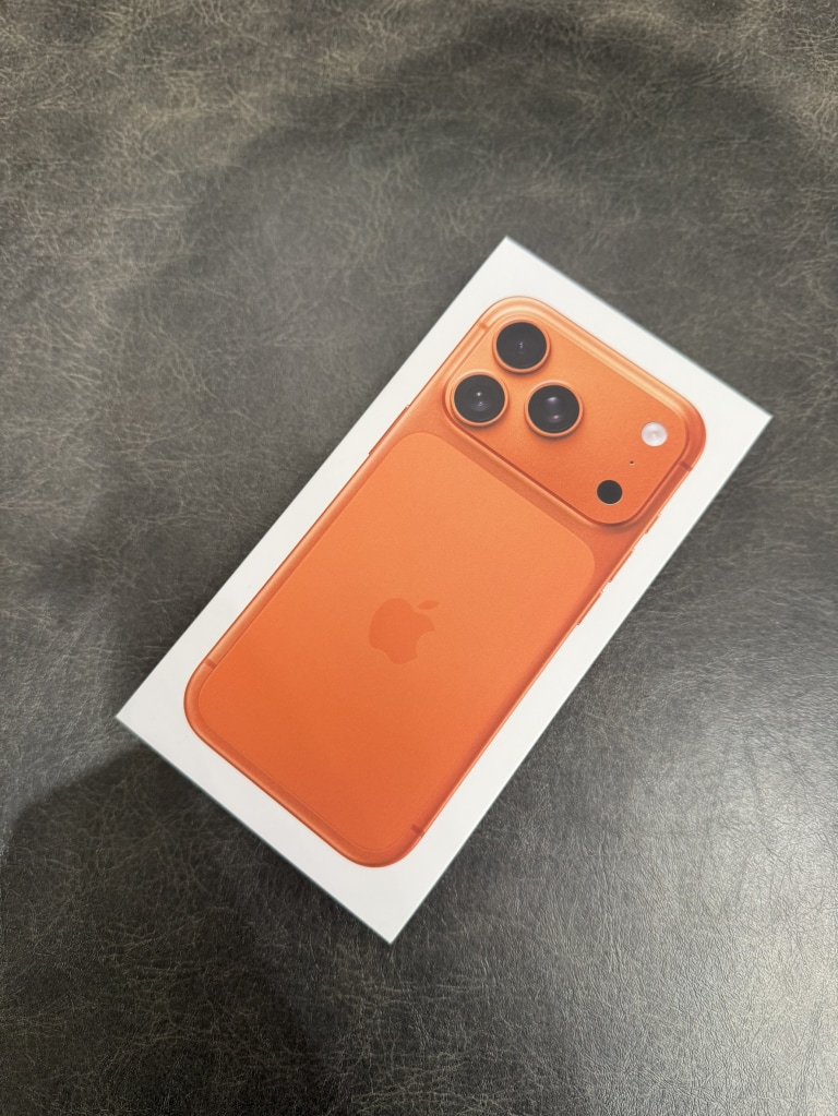Apple iPhone17 Pro 512GB コズミックオレンジ MG8A4J/A