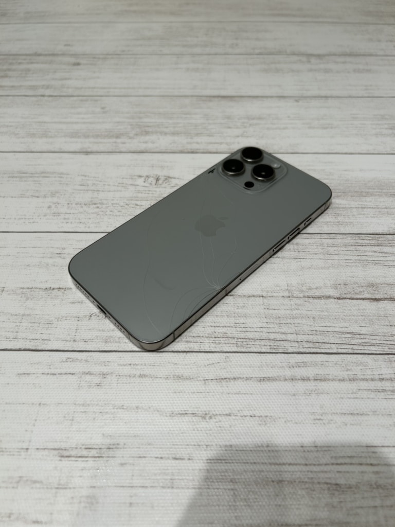 SIMロック解除(Softbank)iPhone16ProMax 256GBナチュラルチタニウム MYWK3J/A　