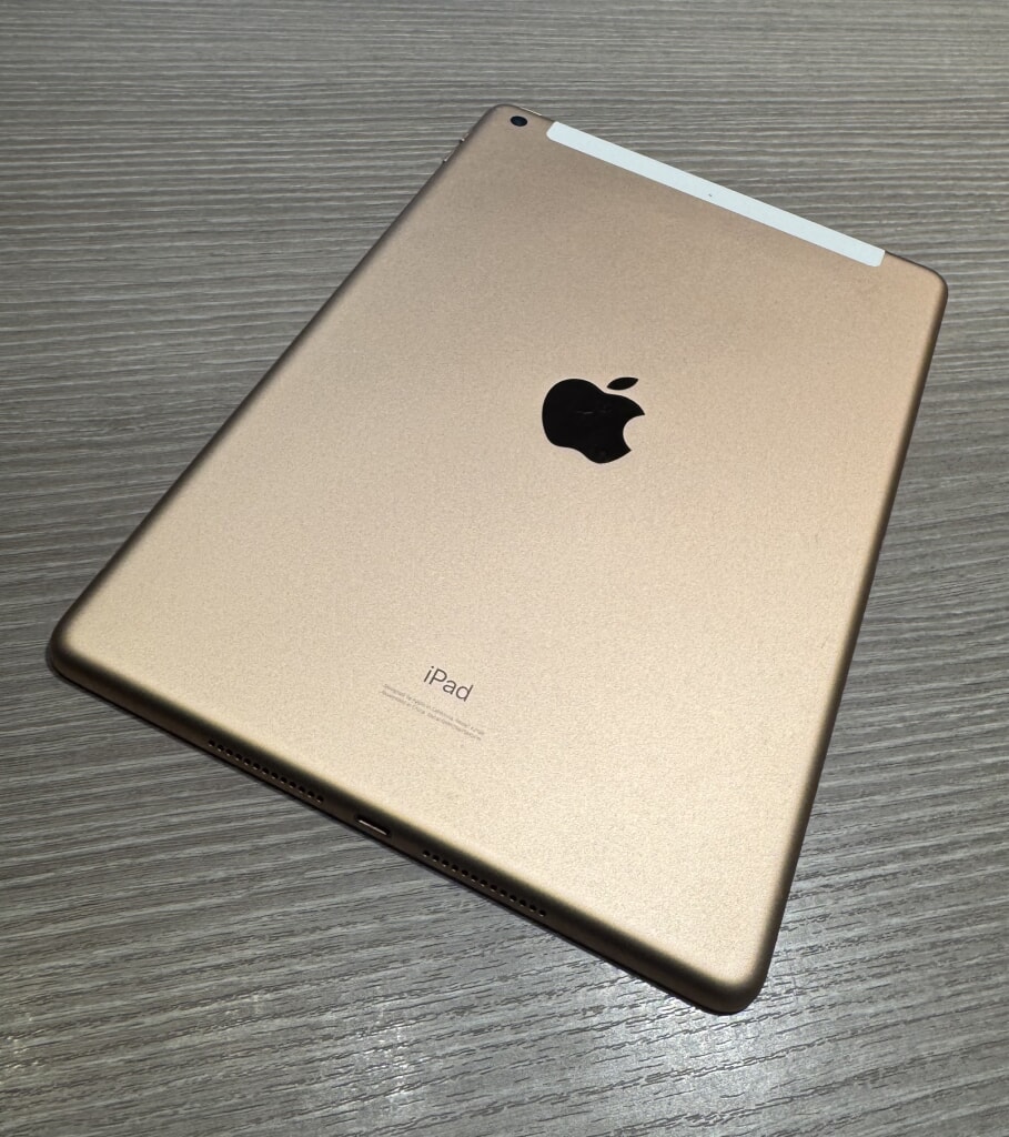 au iPad 第7世代 32GB ゴールド MW6D2J/A