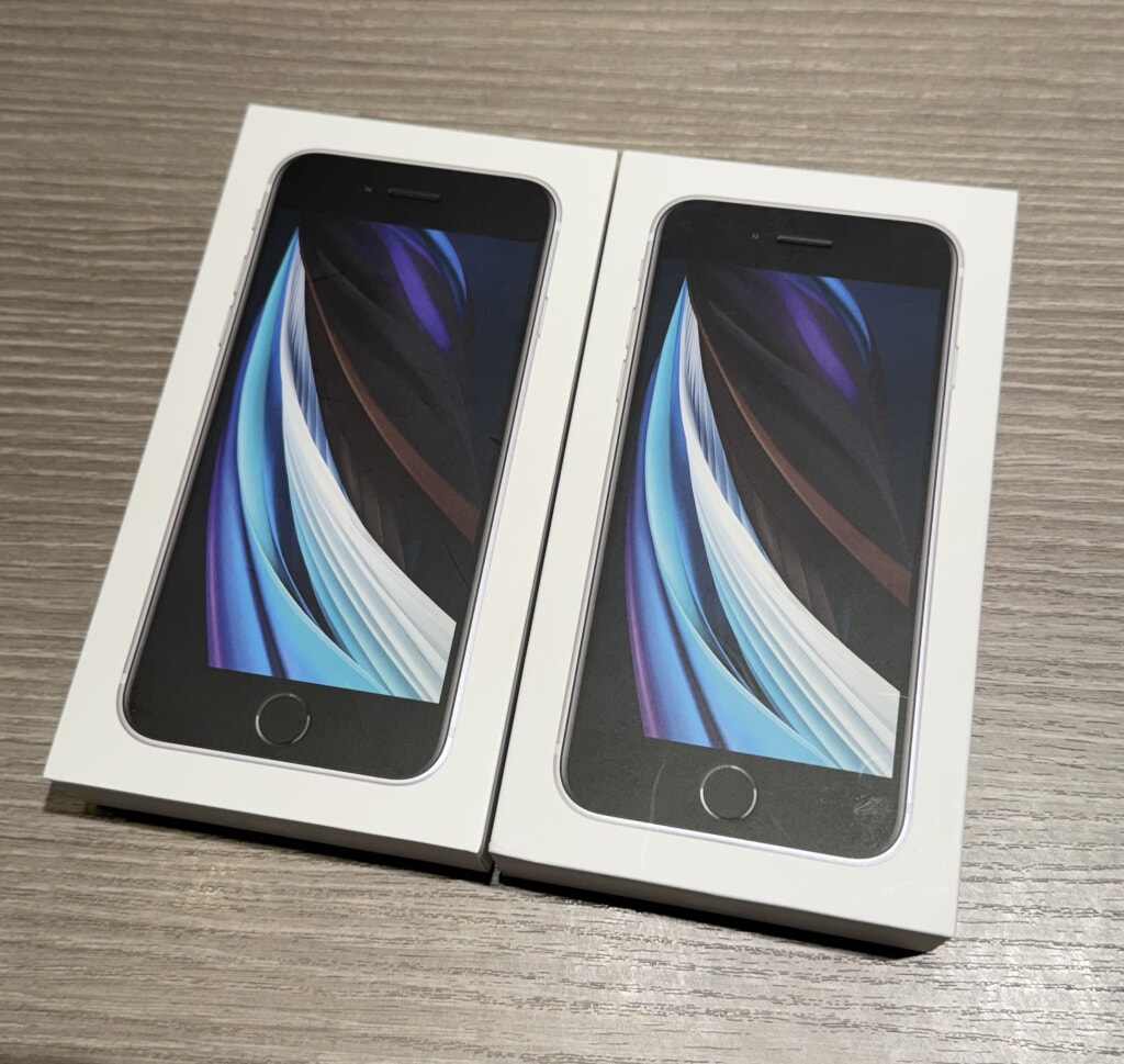 iPhone SE 第ニ世代 ホワイト SIMロックなし Apple アイフォン 型番