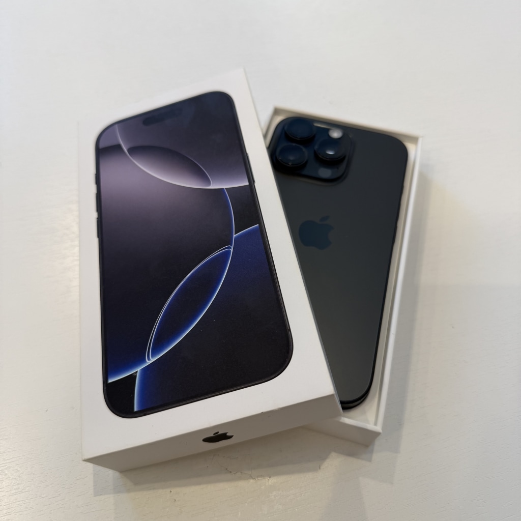 iPhone16Pro 128GB ブラックチタニウム MYMV3J/A