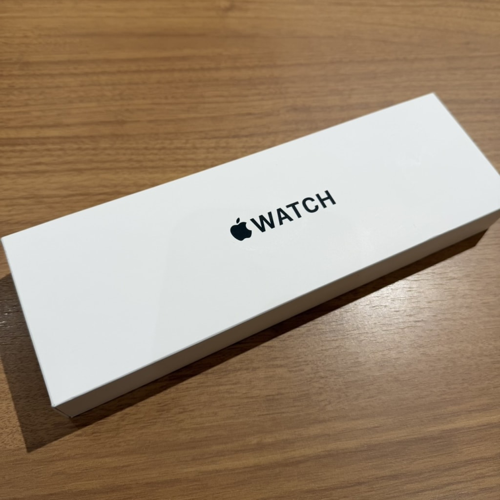 Apple Watch SE3 40mm GPS スターライト MEH34J/A