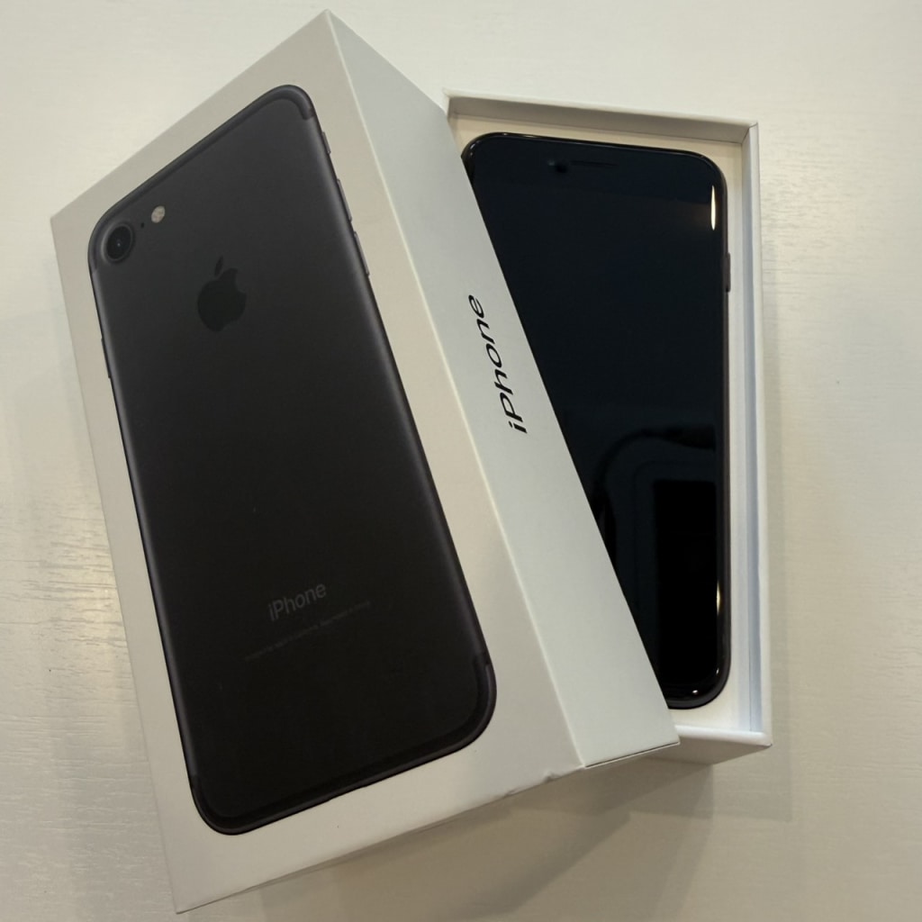 SIMロック解除(docomo) iPhone7 32GB ブラック MNCE2J/A