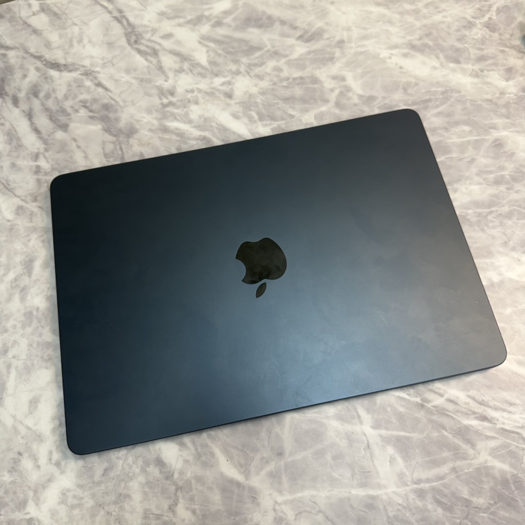 MacBookAir 13インチ 2022 M2 8GB 512GB