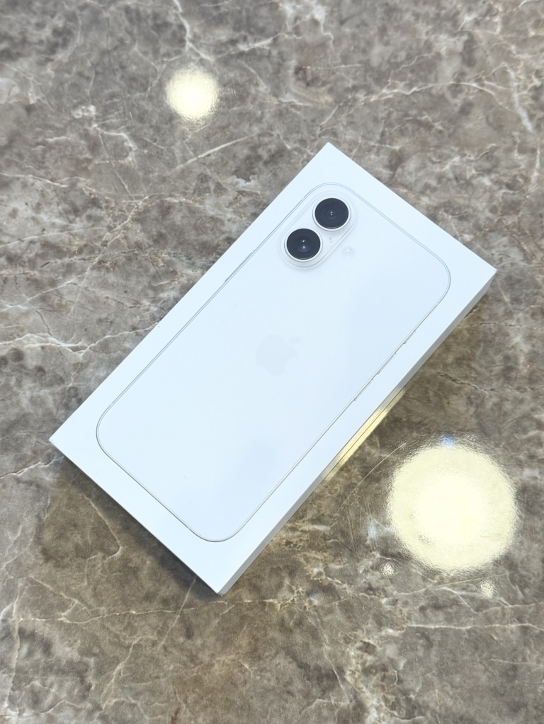 Apple iPhone16 128GB ホワイト MYDR3J/A