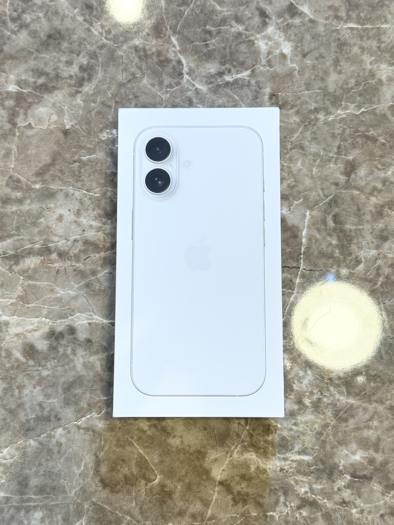 Apple iPhone16 128GB ホワイト MYDR3J/A