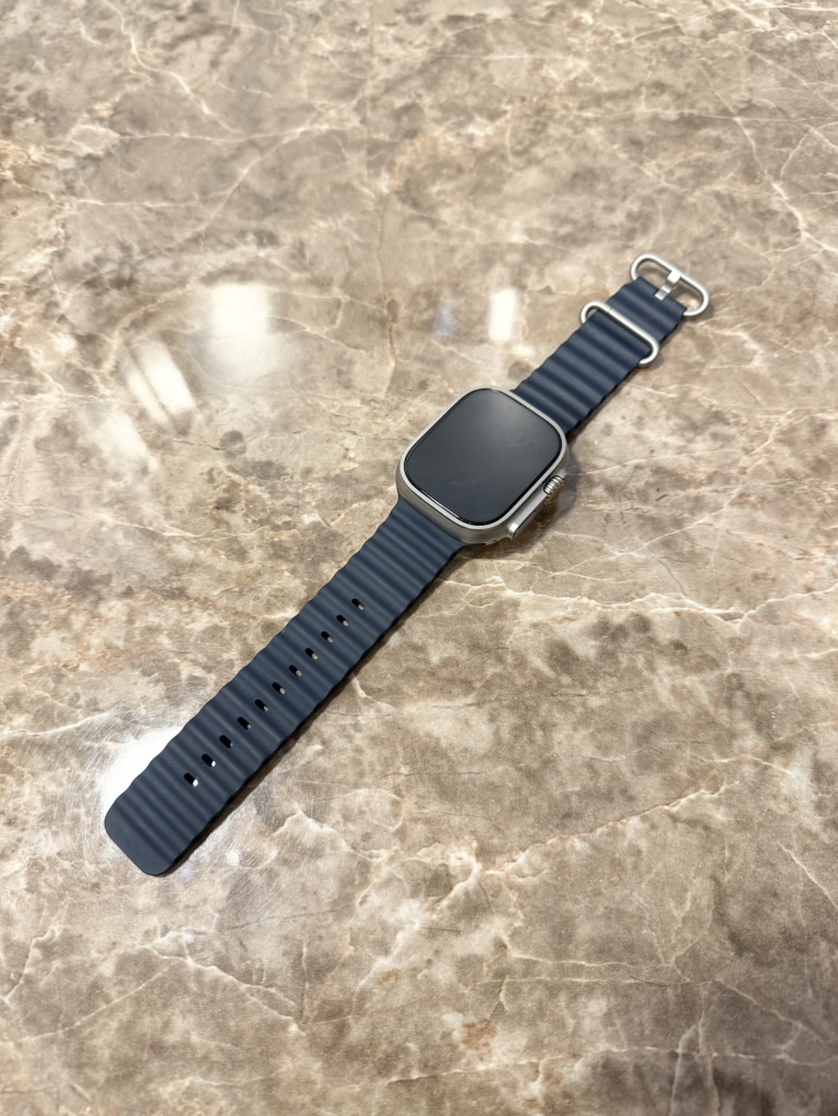 Apple Watch Ultra 2 GPS + Cellular チタニウム 49mm MREG3J/A