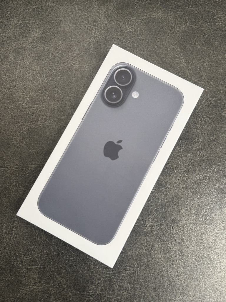 Apple iPhone17 256GB ブラック MG674J/A
