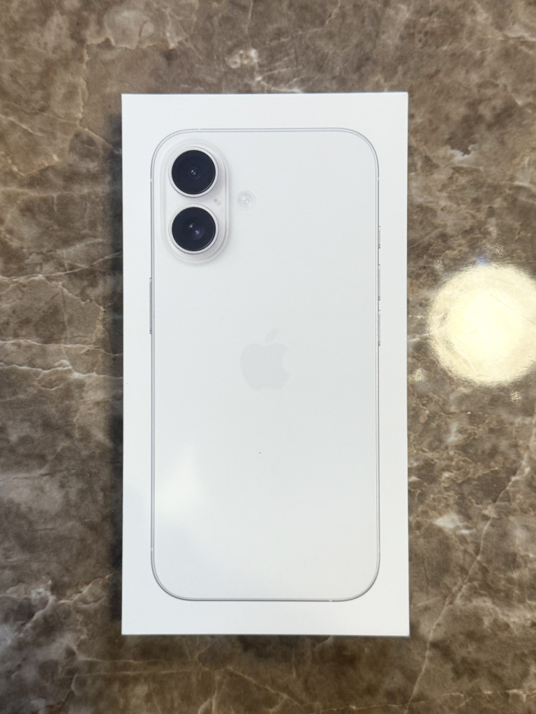Apple iPhone16 128GB ホワイト MYDR3J/A