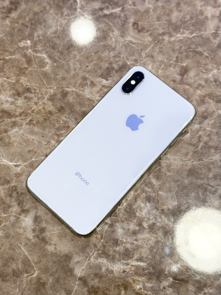 Apple iPhoneXS 256GB シルバー MTE12J/A