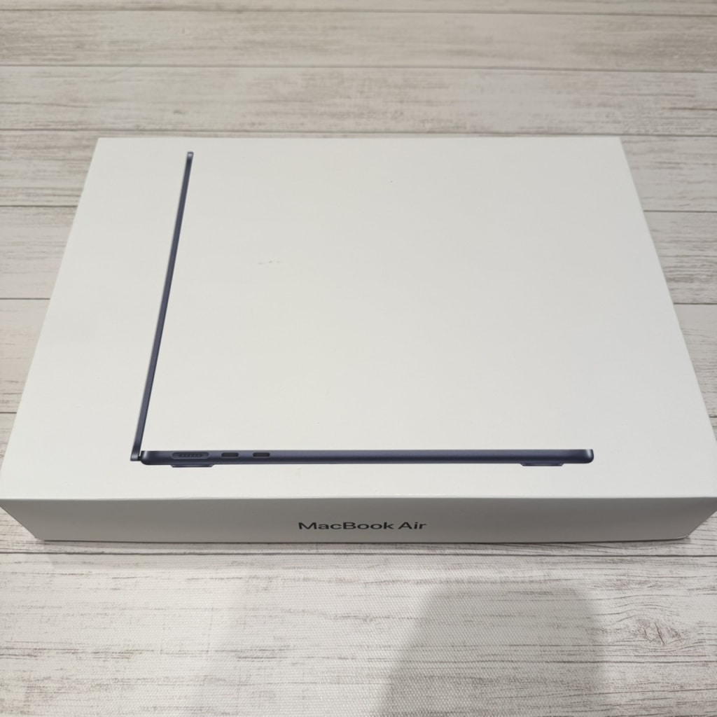 Macbook Air 13インチ M4 2025 メモリ16GB SSD256GB MW123J/A